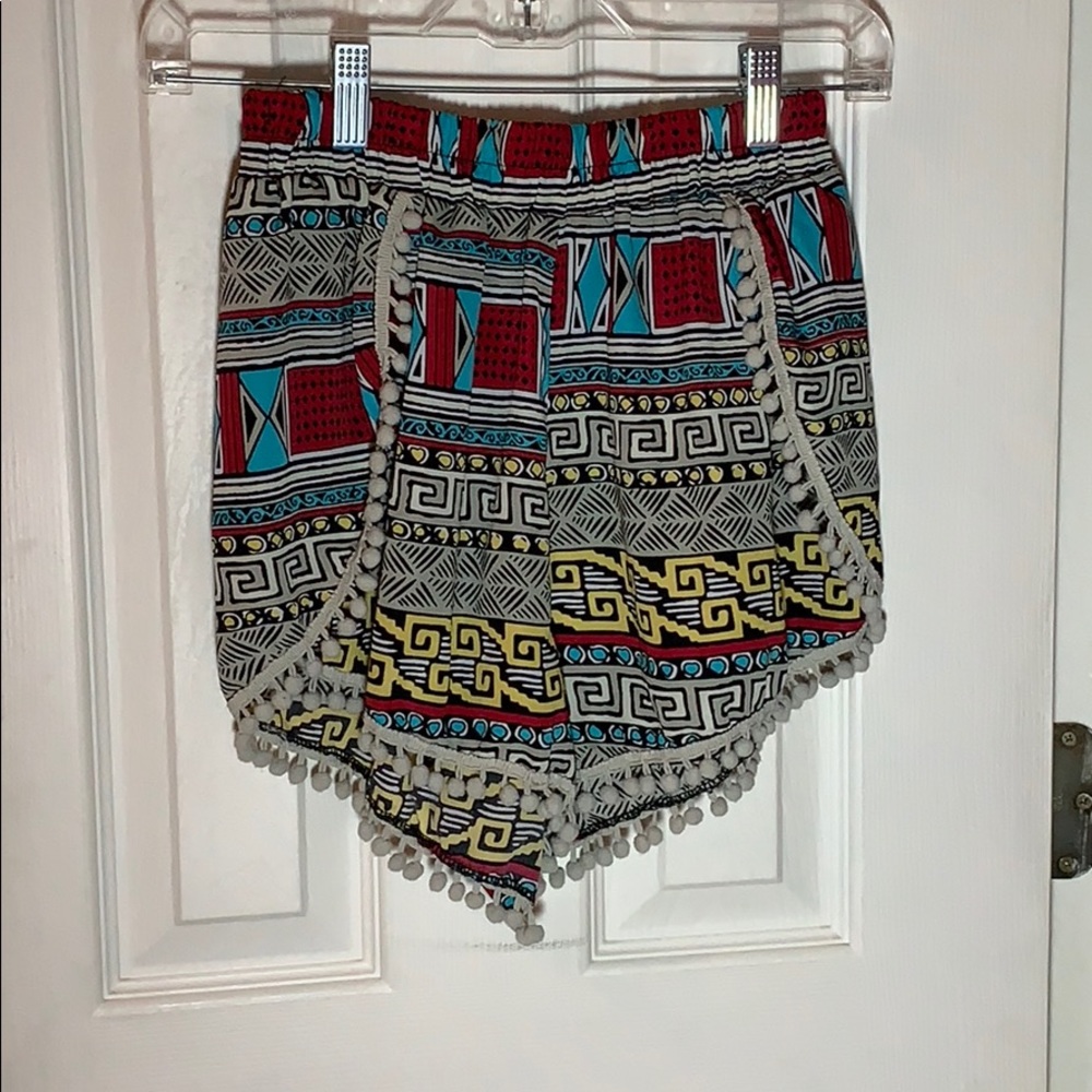 Pom Pom boutique shorts patterned size Small